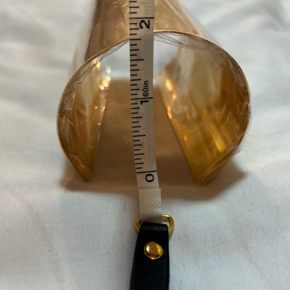 Gold Collar Statement Necklace And Gold Cuff Bracelets (2Pieces) - Picture 11 of 12